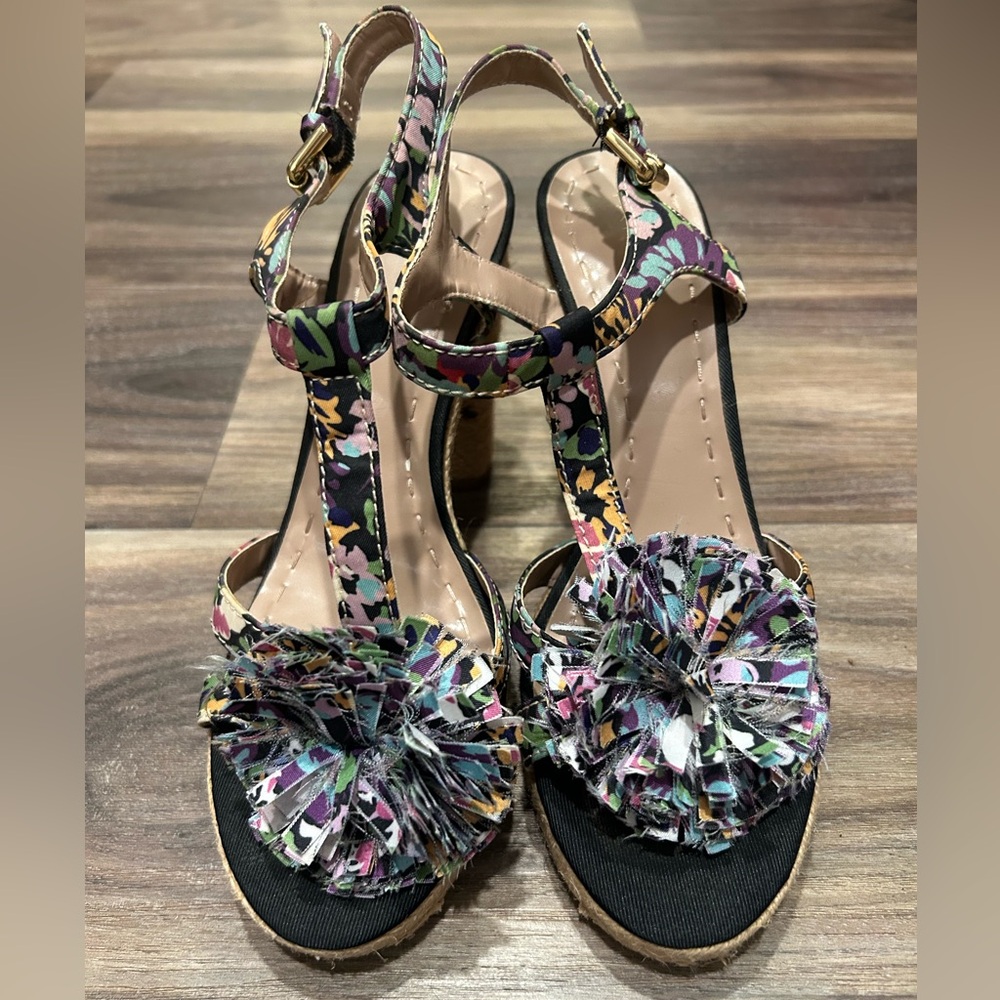 Tahari women’s sandals